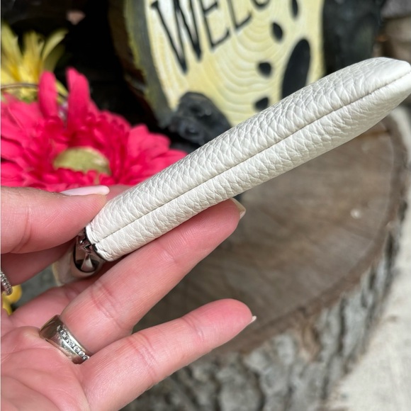 Authentic COACH pebbled leather zip top wristlet - Picture 10 of 11